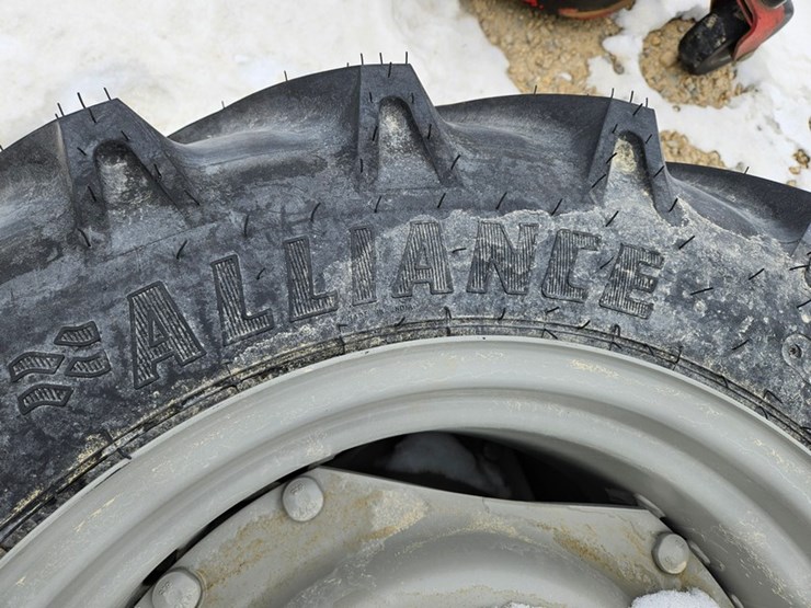 #197-•-alliance-farm-pro-2---11.2-24-tires-&-6-bolt-rims-image-3