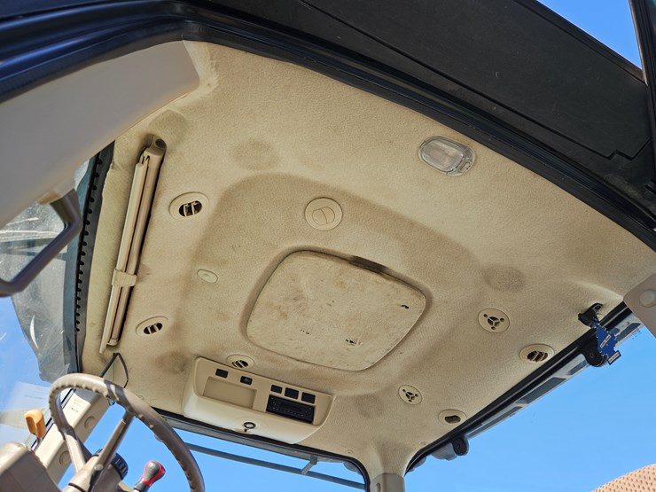 2014-john-deere-7210r-image-17