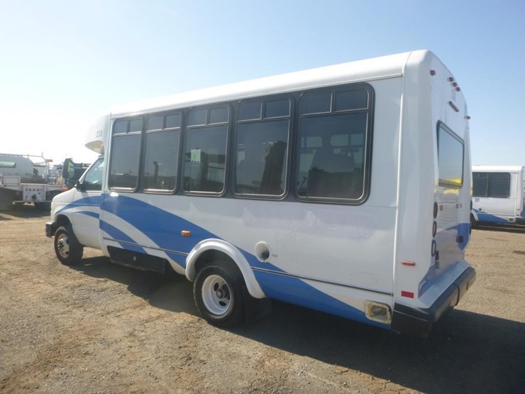 2014-ford-e450-image-4