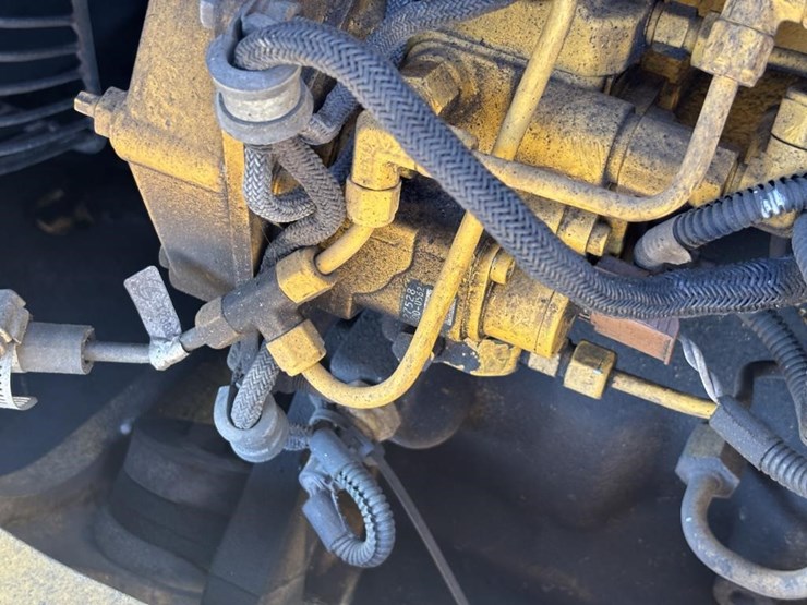 2010-deere-310j-image-68