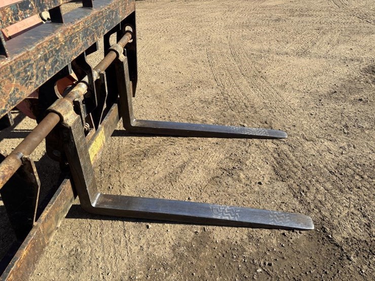 2005-jlg-8042-image-10