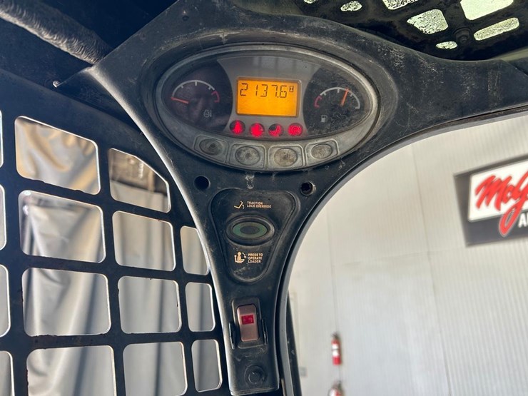 2016-bobcat-t450-image-21