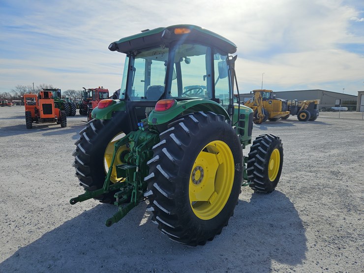 2011-john-deere-6115d-image-17