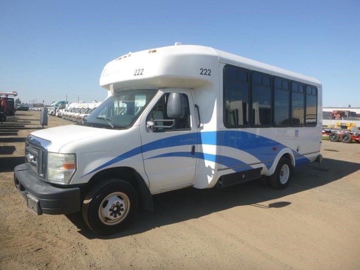 2014-ford-e450-image-1