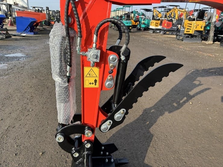 2025-tpm-18k-hydraulic-excavator-image-13