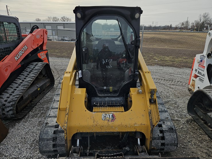 2022-caterpillar-279d3-image-4