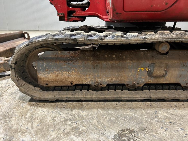 2018-takeuchi-tb235-2-image-18