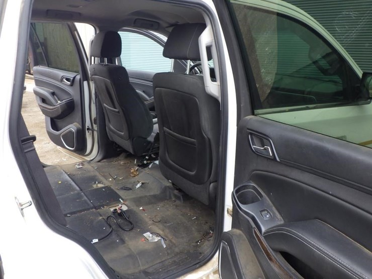 2015-chevrolet-tahoe-image-8