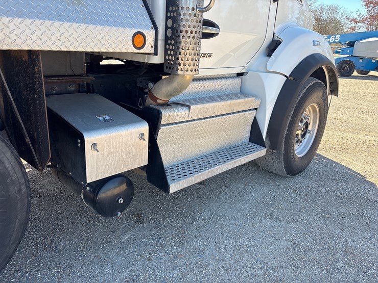 2024-kenworth-t880-image-7