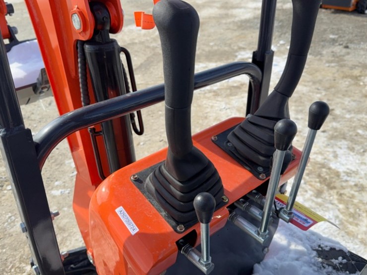 unused-aboss-model-gh16-mini-excavator,-pilot-controls,-13.5-hp-gas-engine,-16"-bucket,-sn2507059724-image-5