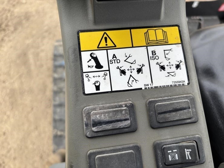 2021-bobcat-e20-image-28