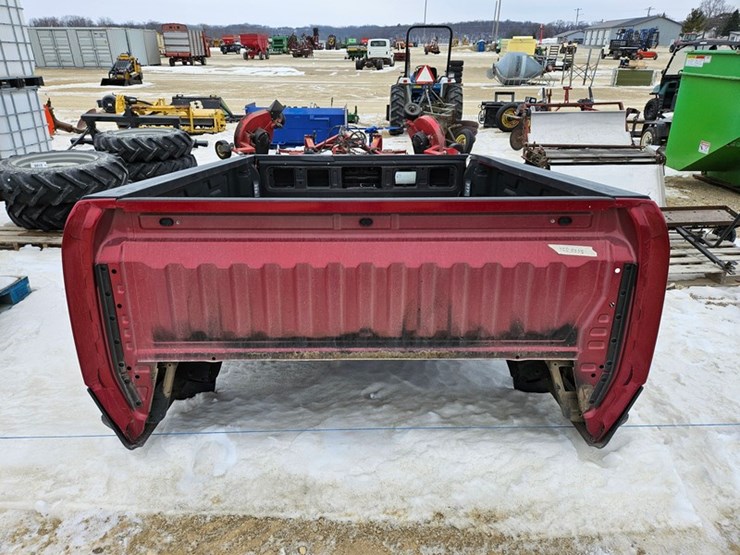 #196-•-chevrolet-silverado-7'-pickup-box-image-8