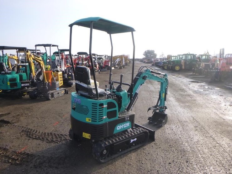 agt-qh12r-hydraulic-excavator-image-3