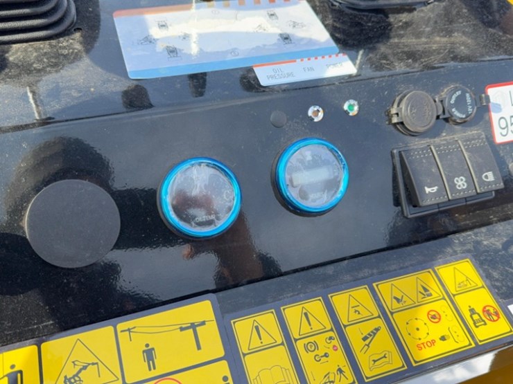 new-unused-2025-agt-model-mx-mrt14-mini-skid-steer,-13.5-hp-gas-engine,-aux.-hyd,-40"-bucket-image-10