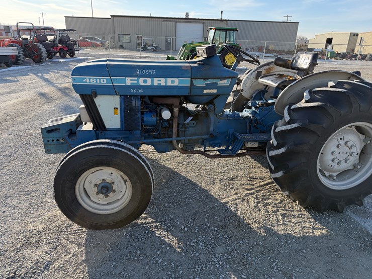 1984-ford-4610-image-4