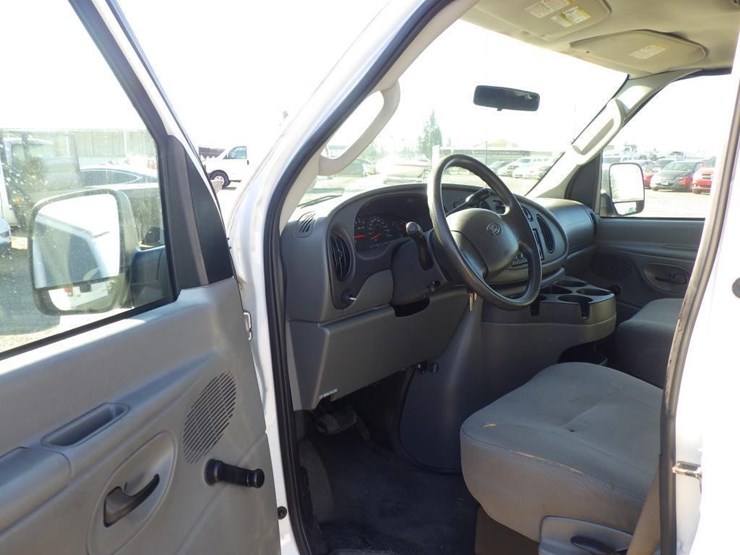 2006-ford-econoline-350-image-5