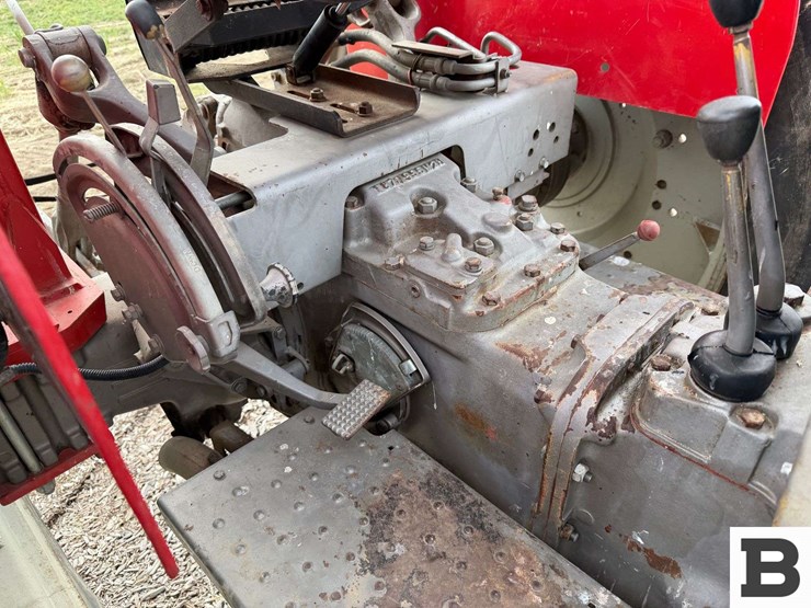 1981-massey-ferguson-275-image-31