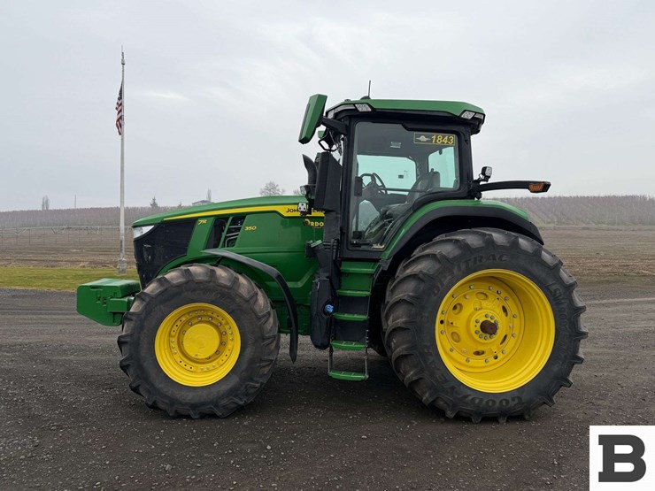 2021-john-deere-7r-350-image-2