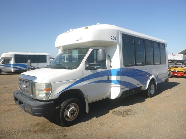 2014-ford-e450-image-1