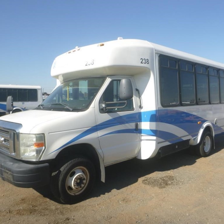 2014 FORD E450