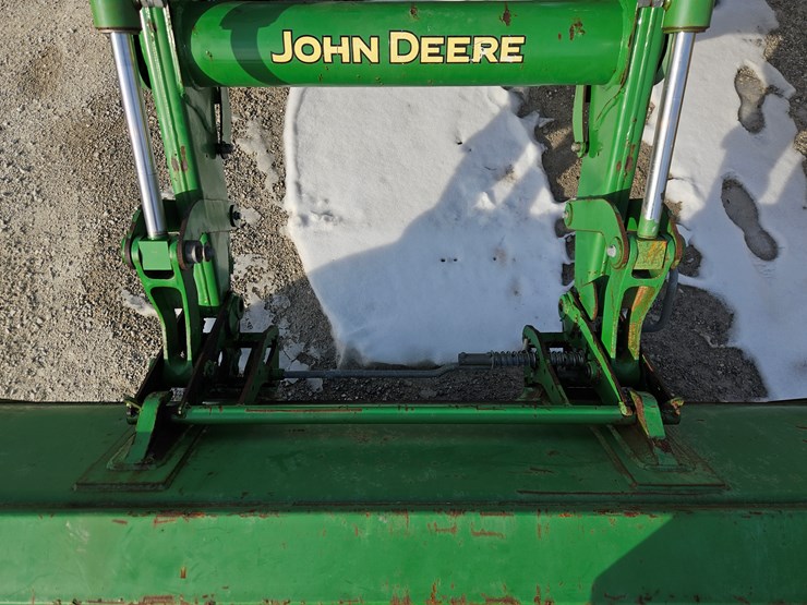 2013-john-deere-6115d-image-5