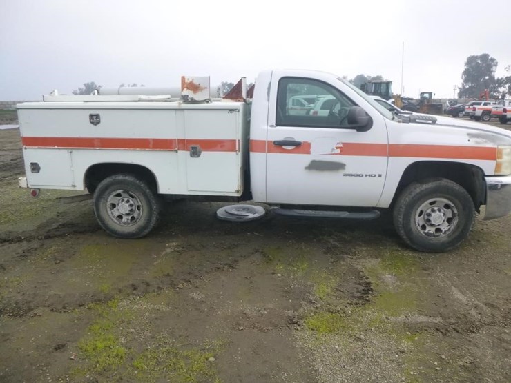 2009-chevrolet-3500hd-image-7