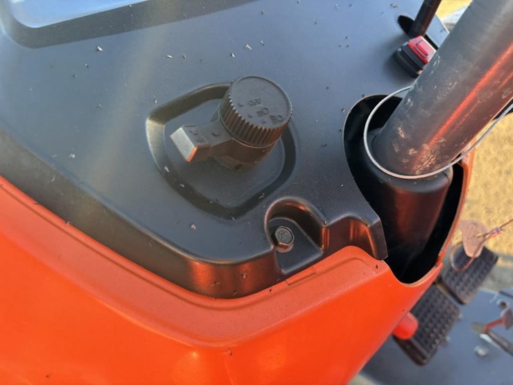 2011-kubota-mx4700-image-28