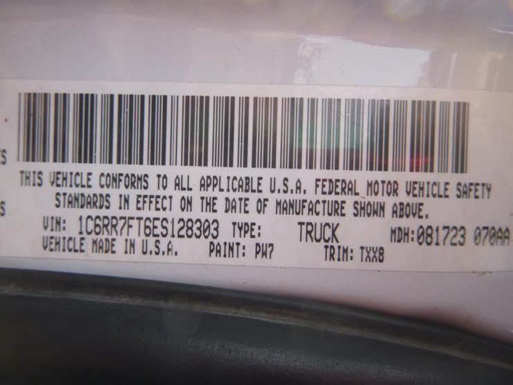 2014-dodge-1500-image-15