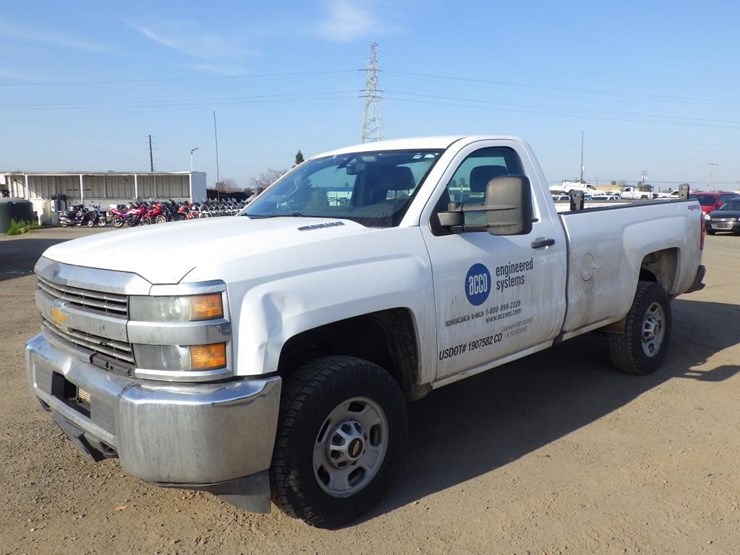 2016-chevrolet-2500hd-image-1