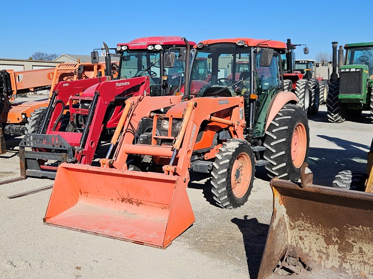 2010-kubota-m7040-image-1