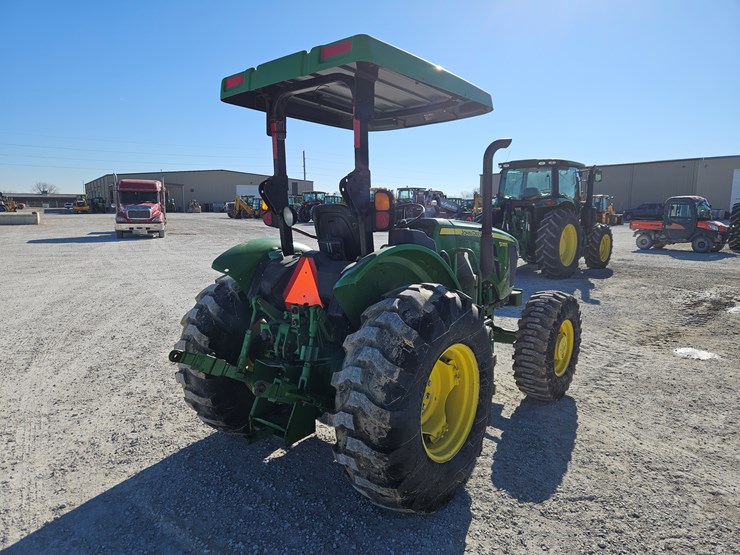 2022-john-deere-5055e-image-16