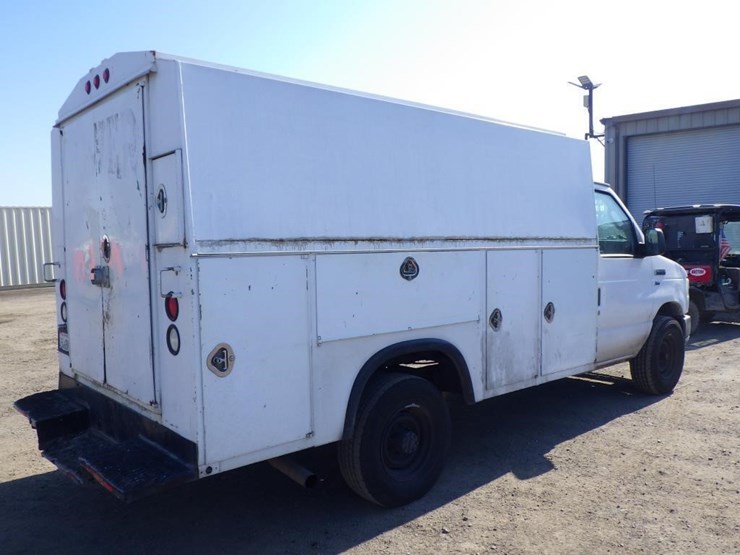 2012-utility-van-image-3