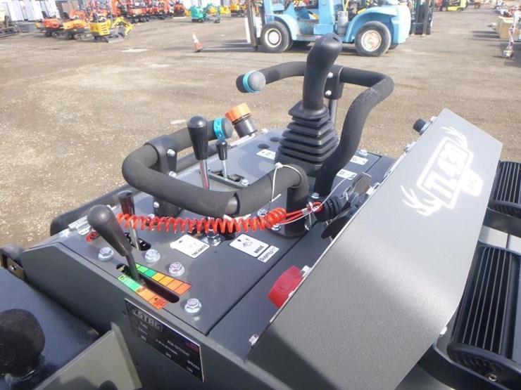 2025-kubota-d1703-image-17