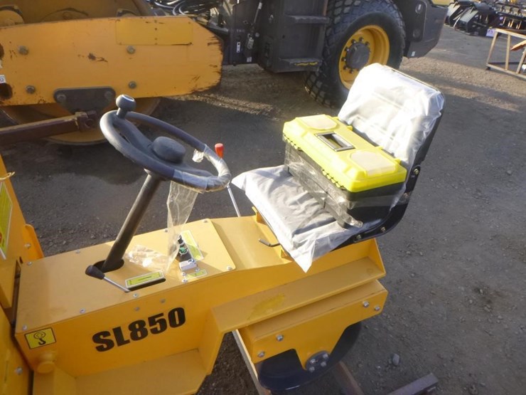 sdlool-sl850-tandem-vibratory-roller-image-14