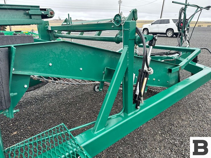 2022-willsie-2-row-sweet-potato-harvester---moses-lake,-wa-image-33