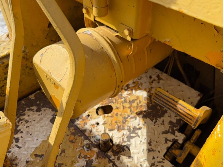 john-deere-350-image-10