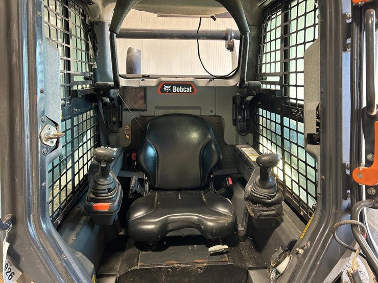 2020-bobcat-t76-image-19