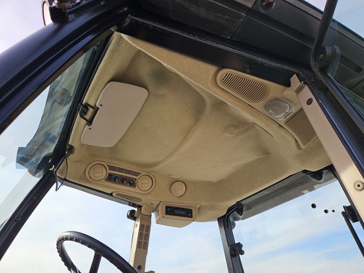 2013-john-deere-6115d-image-16