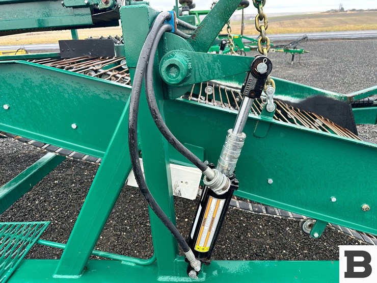 2022-willsie-2-row-sweet-potato-harvester---moses-lake,-wa-image-16