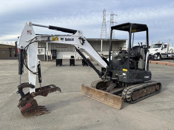 2021-bobcat-e35-image-1