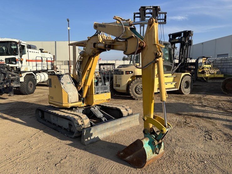 komatsu-pc38uu-1-image-2