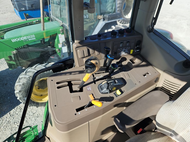 2019-john-deere-6120m-image-8