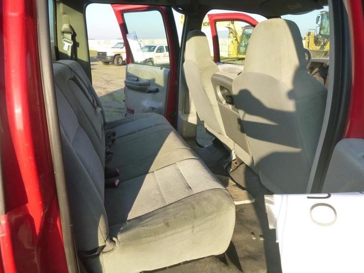 2003-ford-f550-image-17