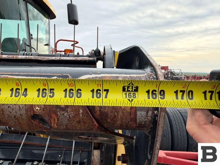 2010-new-holland-2010-image-18