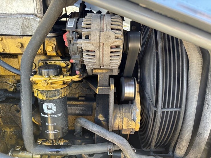 2010-deere-310j-image-51