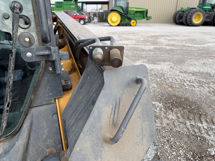 2012-deere-326d-image-3