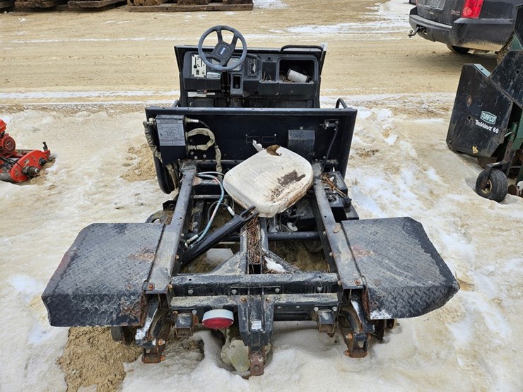 #110-•-cushman-turf-truck-for-parts-image-4