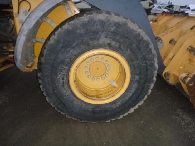 2005-deere-624j-image-30