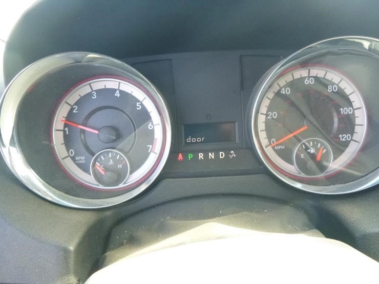 2014-dodge-grand-caravan-image-19