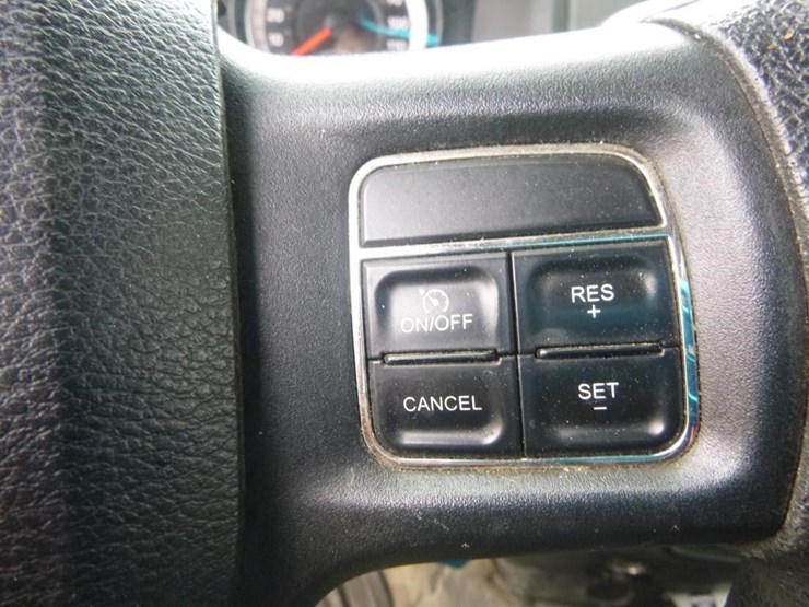 2014-dodge-1500-image-21